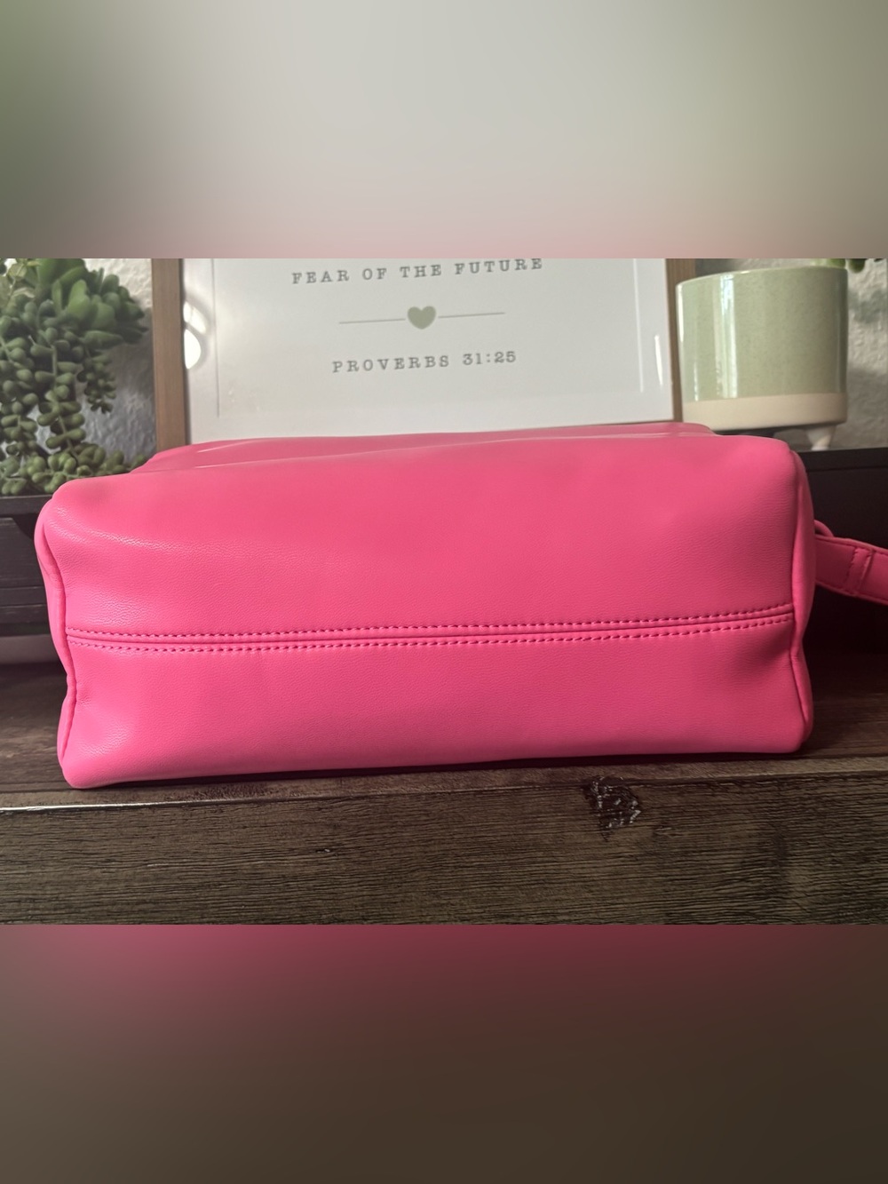 Steven Madden Jumbo Wristlet / Cosmetic Bag Beauty Bundle - Picture 6 of 15